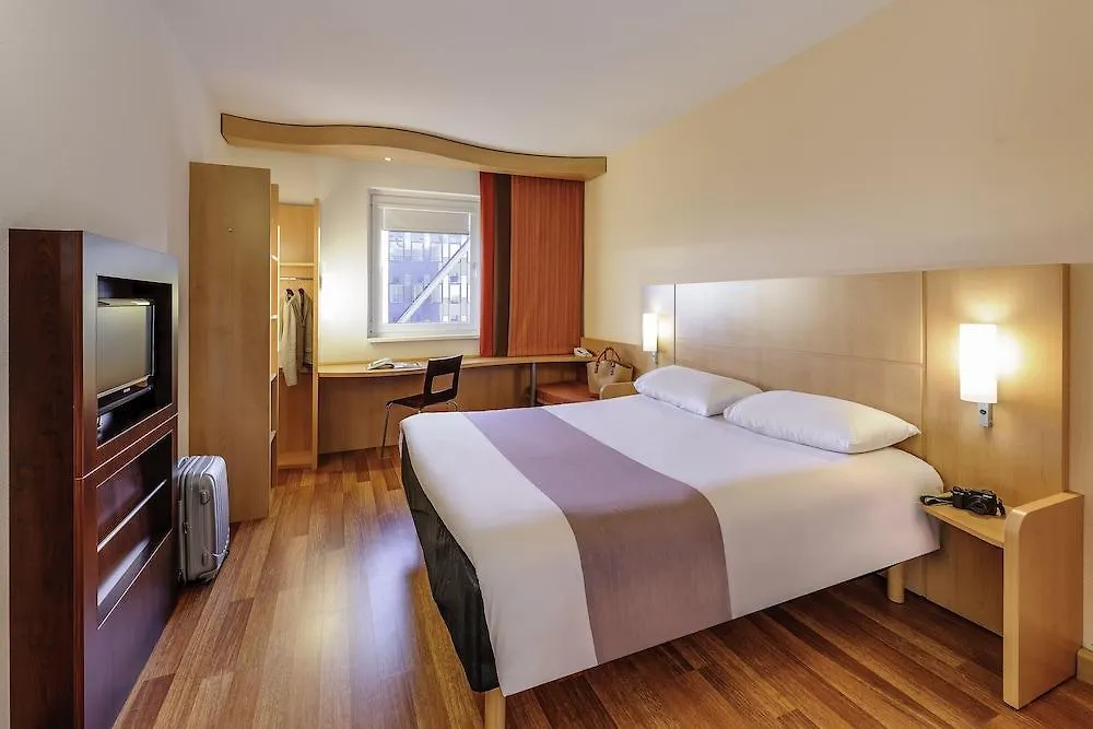 ibis Hotel Muenchen City West 3*, München